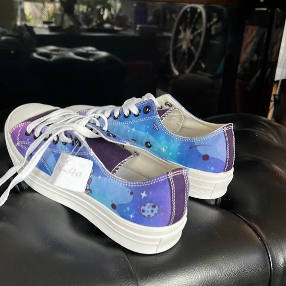 Custom Converse - Picture 3 of 4